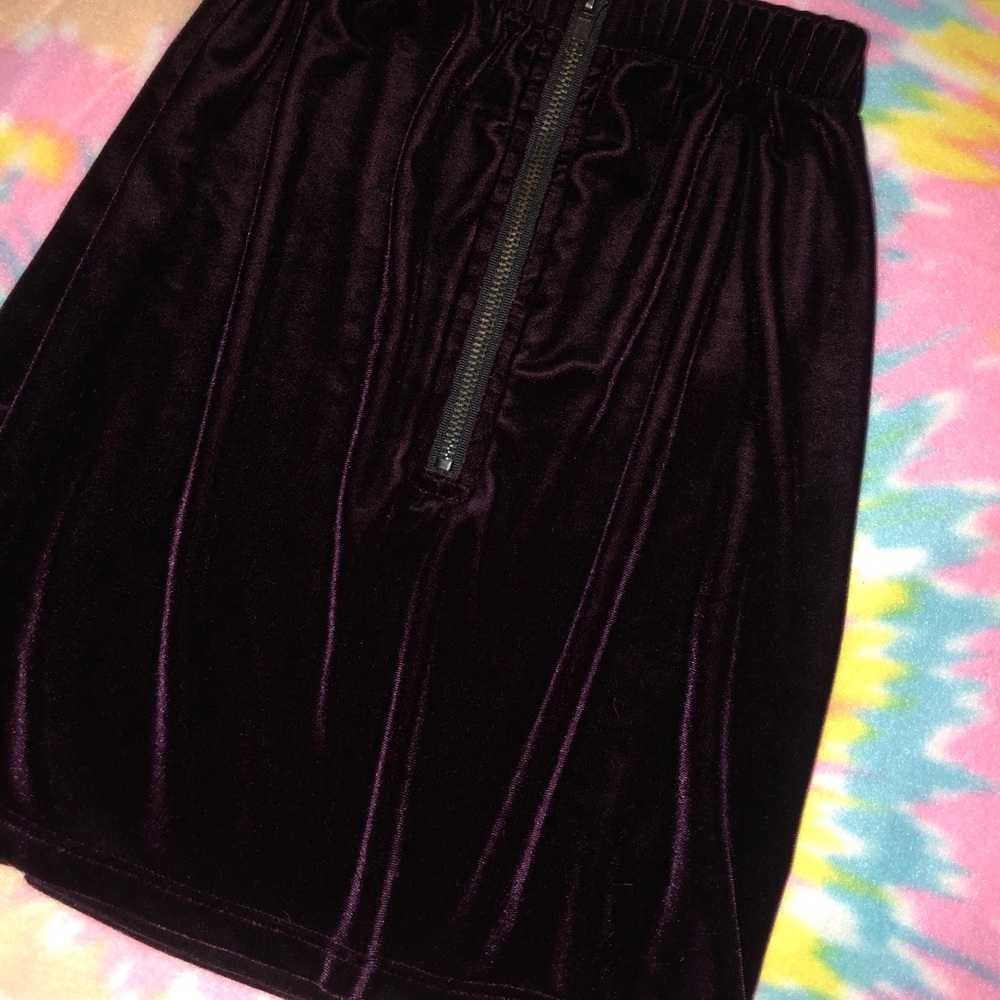 Vintage zipper front or back velvet mini skirt